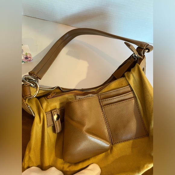 APOSTROPHE Hobo Bag Purse Classic Faux Vegan Leather w Silver Hardware in Camel - Picture 7 of 12